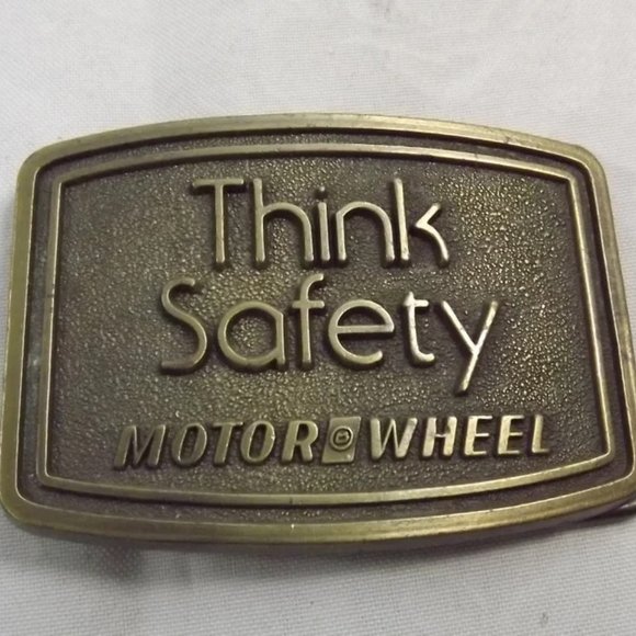 Think Safety Motor Wheel Belt Buckle - Picture 1 of 7